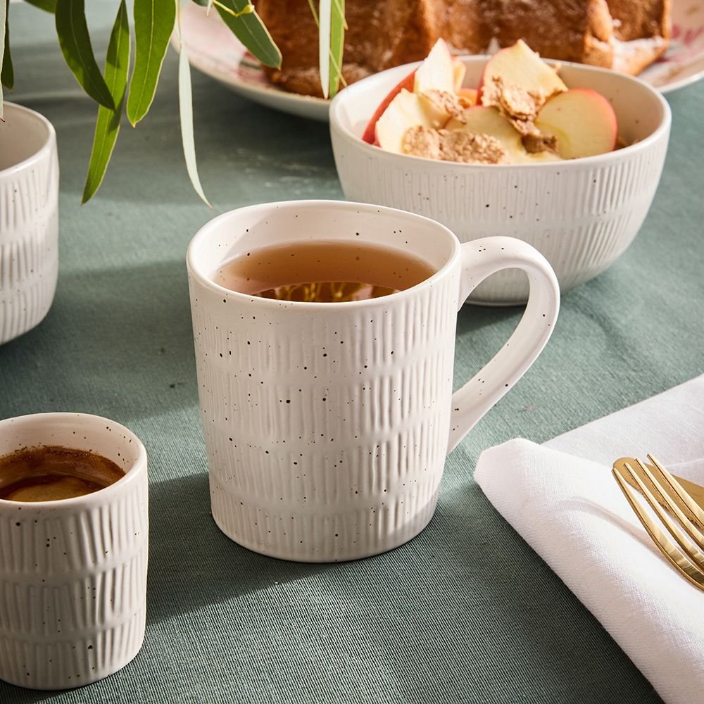 SET DE 6 TAZAS CAFÉ SOLO BLANCAS CON PUNTEADO
