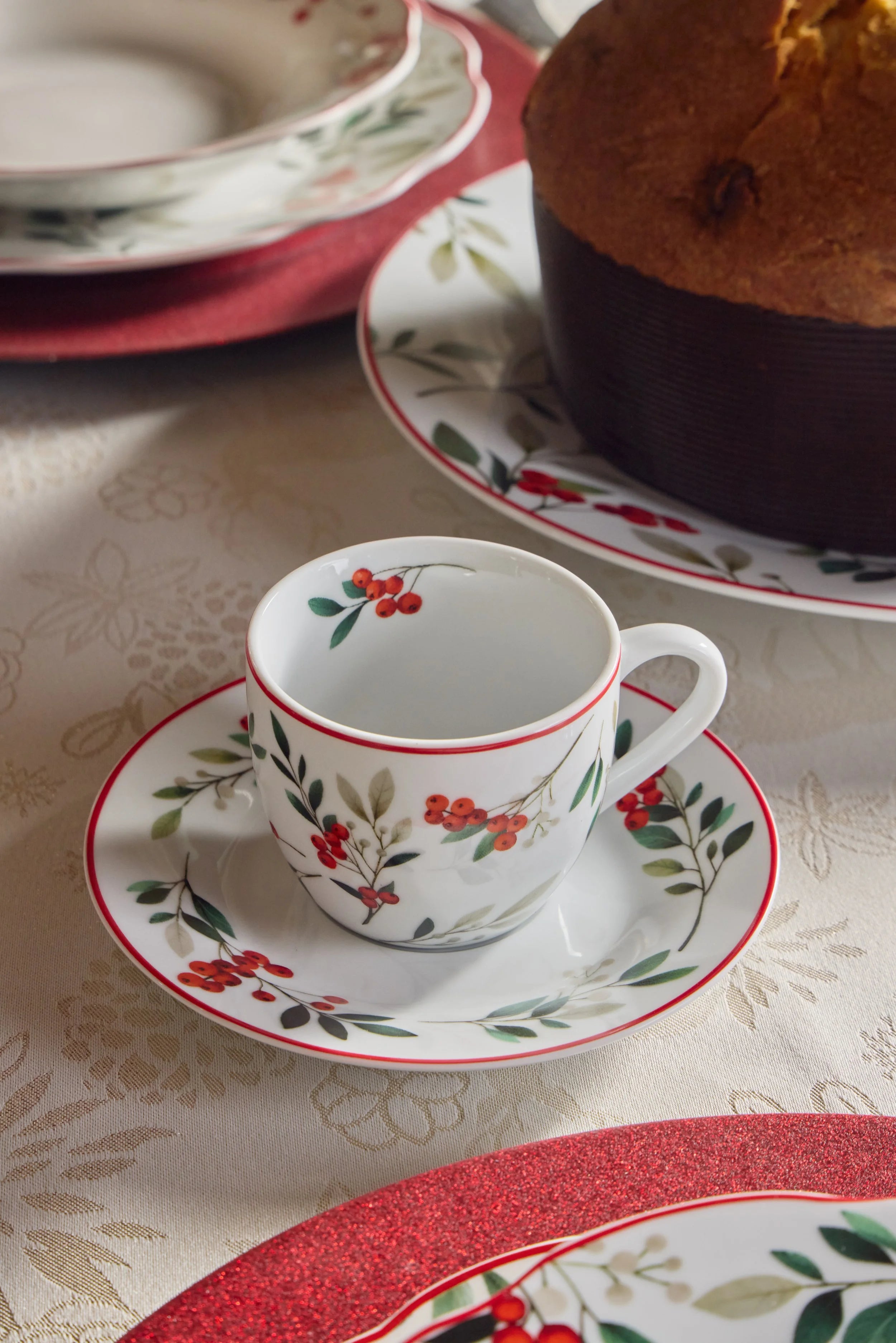 SET 4 TAZAS DE TÉ CON PLATO HOLLYBERRY