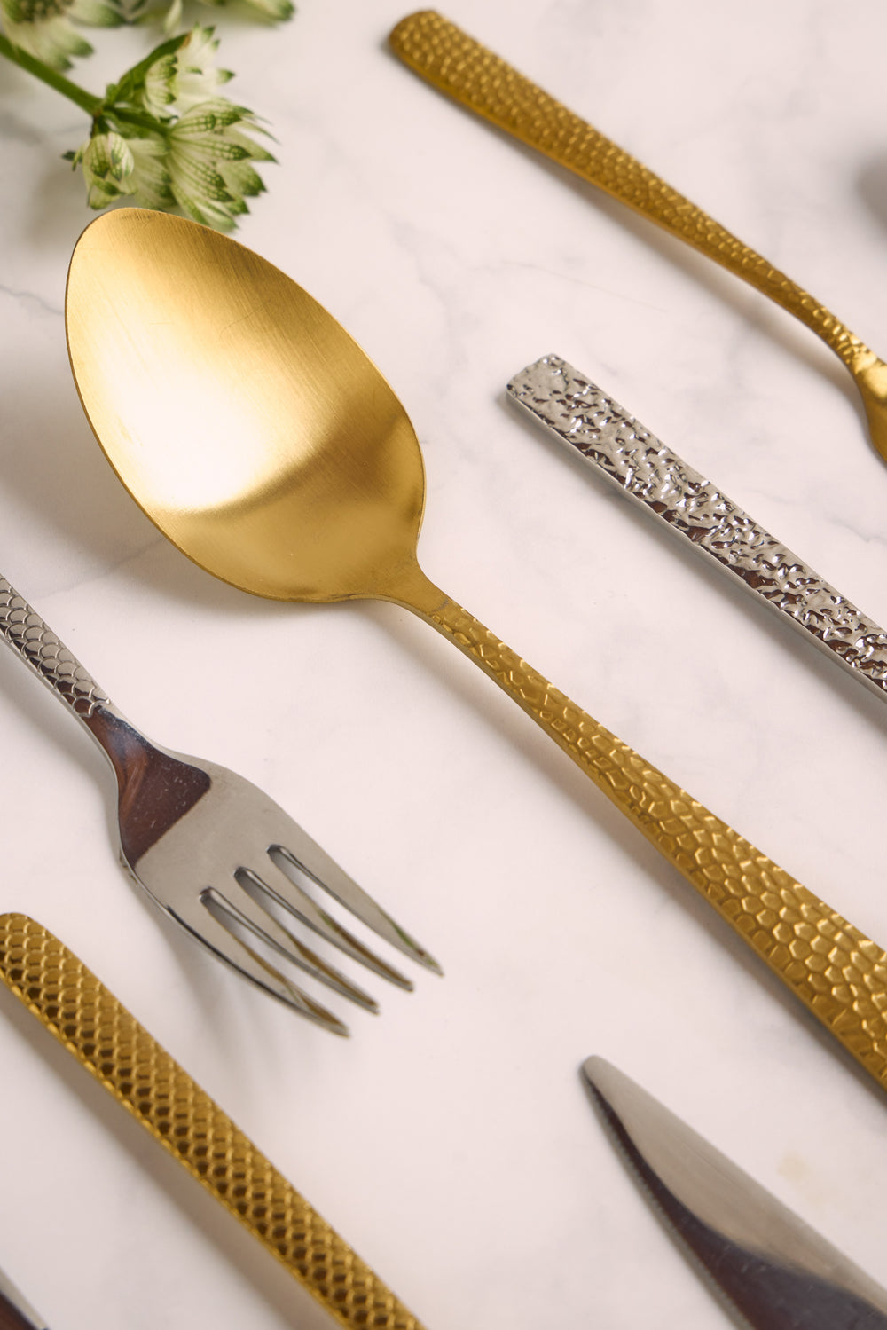 Set de cubiertos 24 piezas ophira gold · foto 4