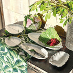 PLATO DE HOJA BLANCO JASPEADO 27 CM