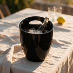 Cubitera Iglú negra en mesa de verano