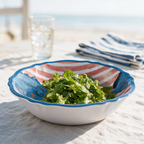 Ensaladera Marea en mesa costera de verano